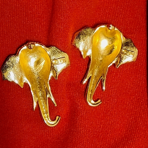 RARE NWOT JJ Jonette Vintage Matte Gold Tone Elephant Earrings Pierced - Picture 5 of 5
